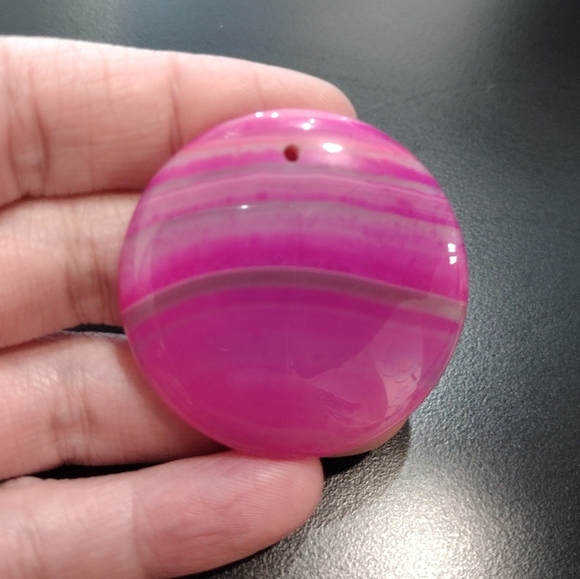 Pink Round Agate Pendant Gemstone - Picture 1 of 2